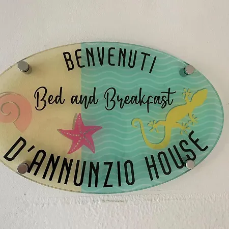 ベッド・アンド・ブレックファスト D Annunzio House 4*