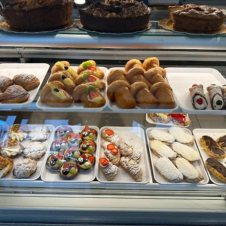 Bed & Breakfast D Annunzio House Martinsicuro