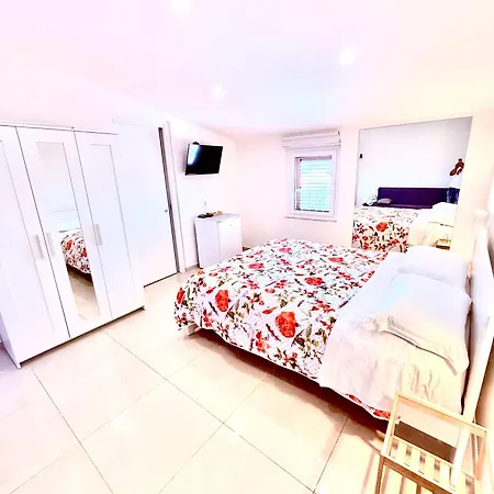 D Annunzio House 4* マルティンシクーロ