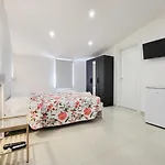 Bed & Breakfast D Annunzio House Martinsicuro