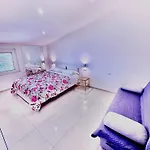 D Annunzio House 4*