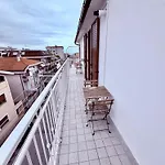 D Annunzio House 4*