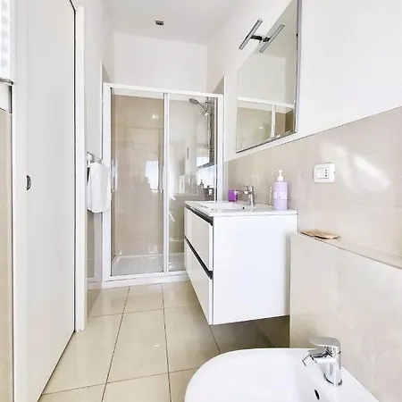 D Annunzio House 4*