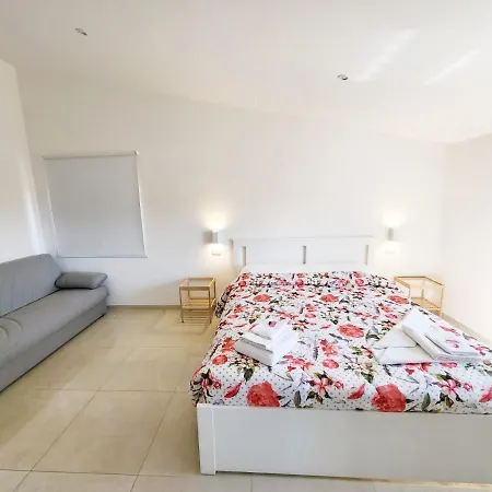 D Annunzio House Couette-café 4*