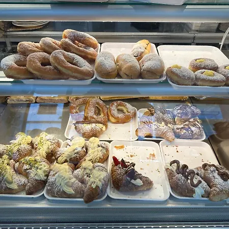 D Annunzio House 3* مارتينسيكورو