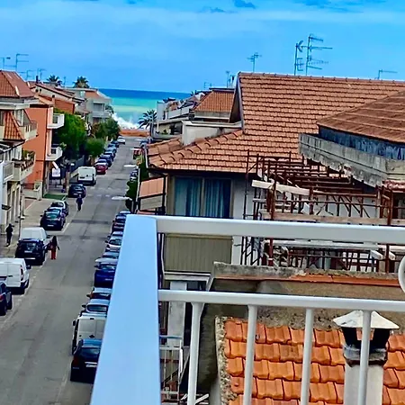 Alojamento de Acomodação e Pequeno-almoço D Annunzio House Martinsicuro