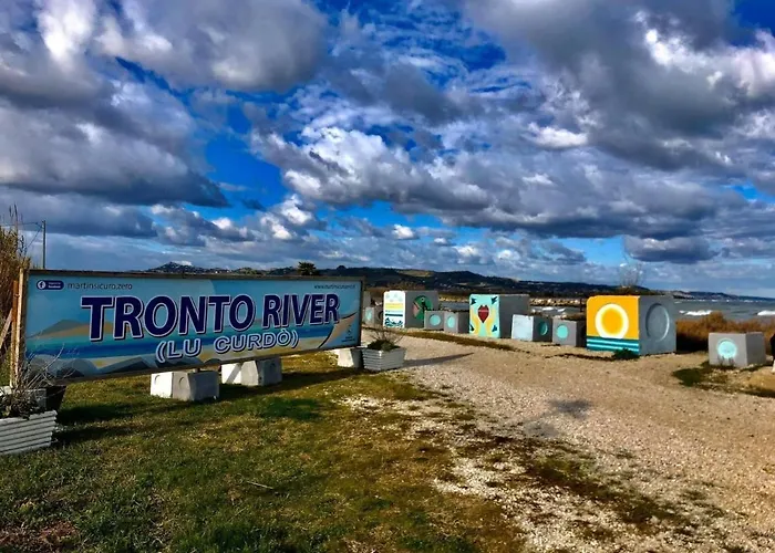 D Annunzio House 3* مارتينسيكورو